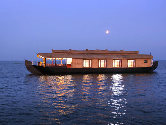www.kumarakomtaxi.com